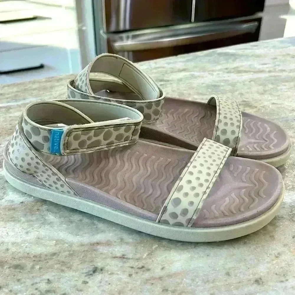 Native Women’s Juliet Print Ankle Strap Sandals Hook Loop Closure Size 8